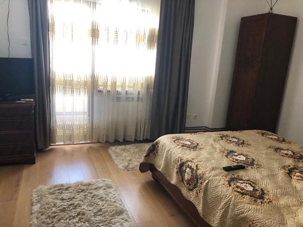 Peninsula Apartment, Constanta Exterior photo
